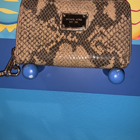 Michael kors snakeskin wristlet wallet - Picture 8 of 11